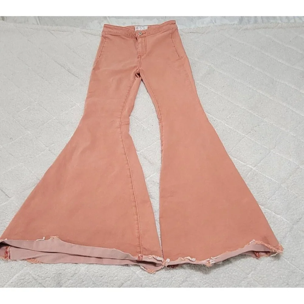 Free People Women's Pink Float‎ On Flared Leg Denim Jeans Raw Hem Size W25